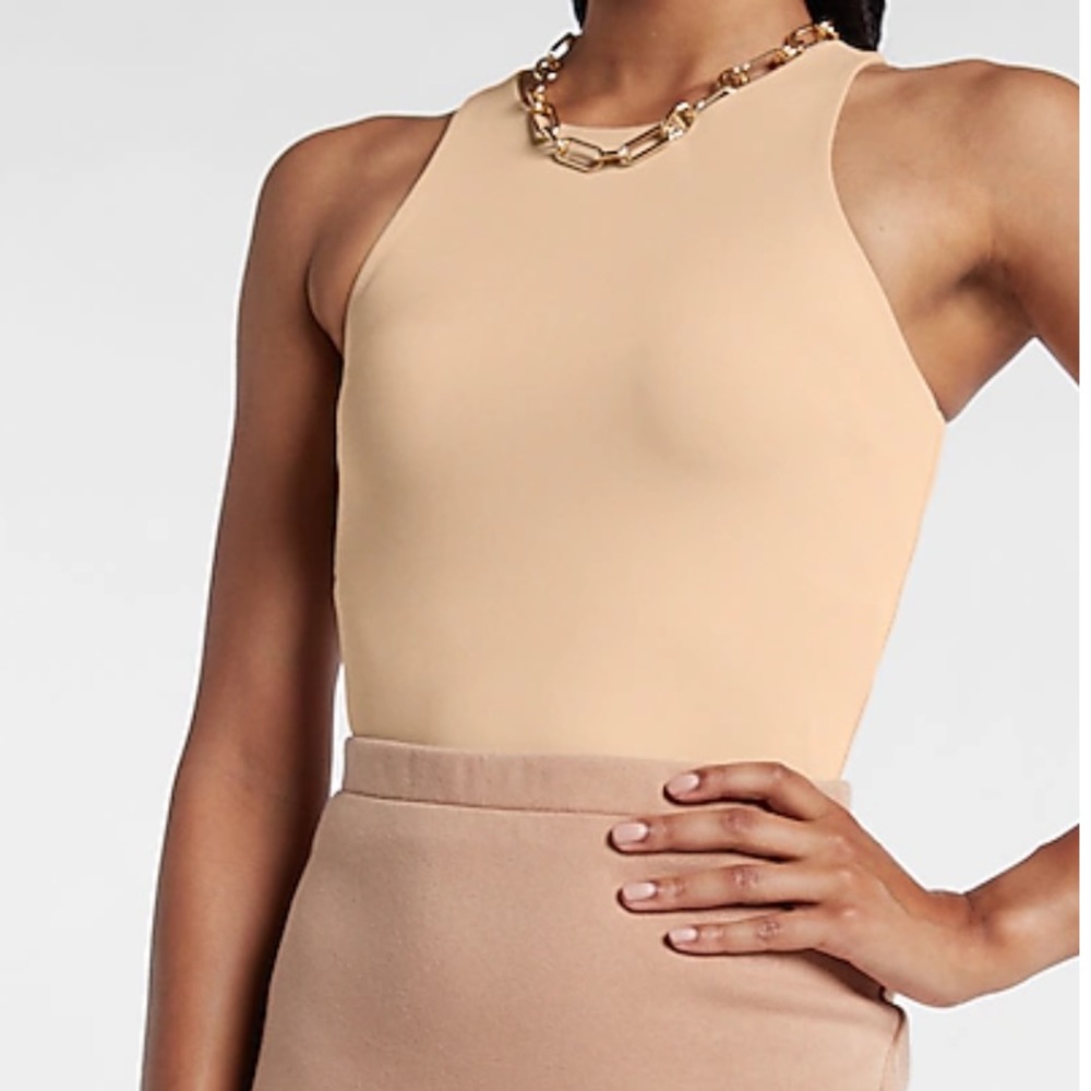 Express Body Contour Compression Cropped Tank